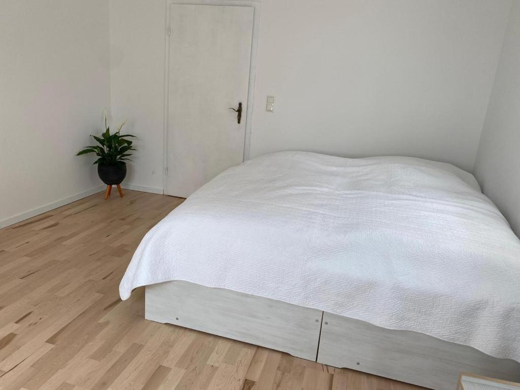 Ferienwohnung Diana Und Manuel Weinheim Bagian luar foto