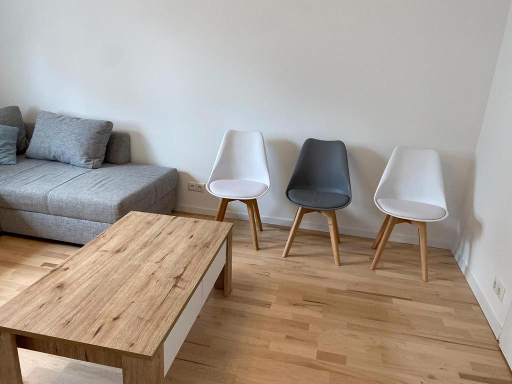 Ferienwohnung Diana Und Manuel Weinheim Bagian luar foto